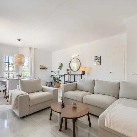 Naranjos Beautiful 1 Bedroom Penthouse Apartment
